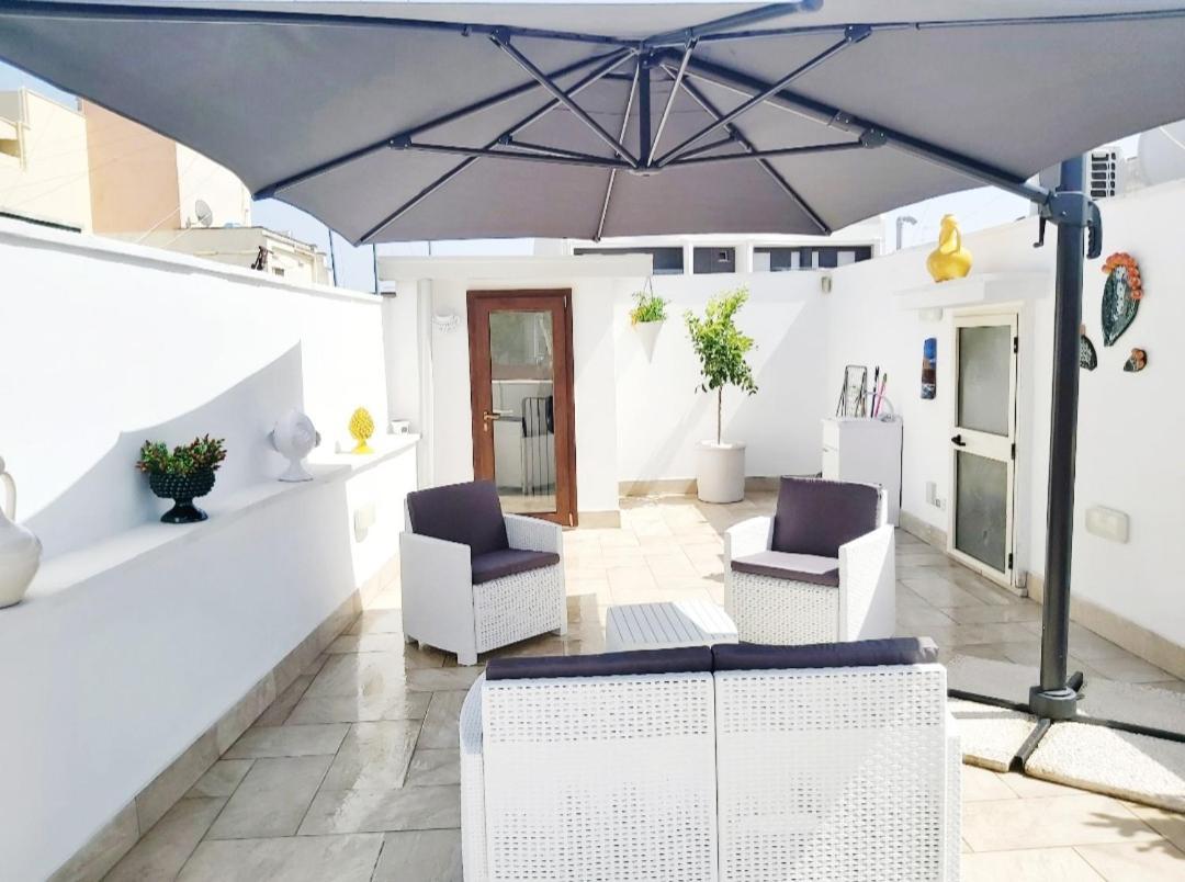 Apartamento Dimora Asmara 11 15 Bríndisi Exterior foto