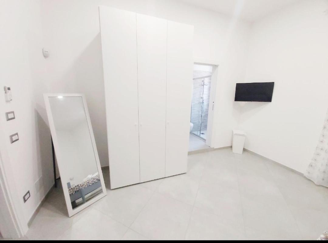 Apartamento Dimora Asmara 11 15 Bríndisi Exterior foto
